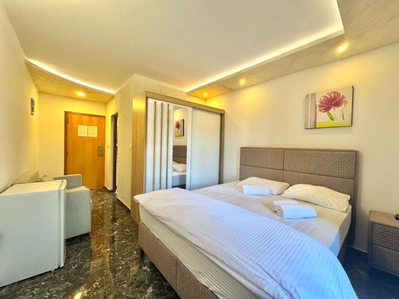 Beachfront Hotel Palma - Jaz Будва Экстерьер фото